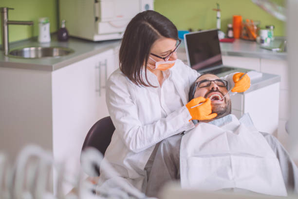 Best Weekend Emergency Dental Services in Oakwood Hls, IL